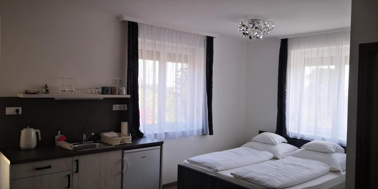 Szabo Vendeghaz Hotell Villány Exteriör bild