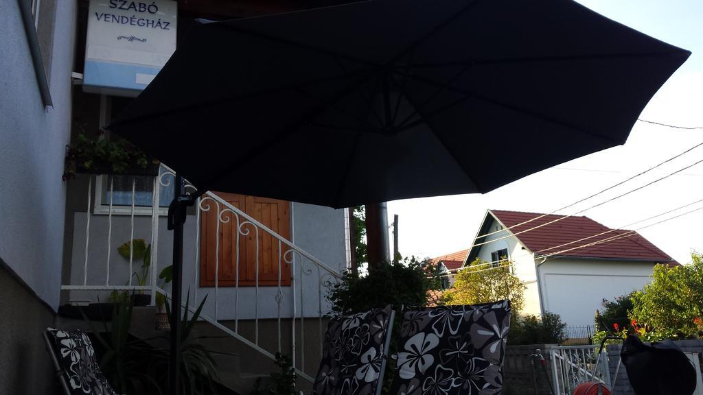 Szabo Vendeghaz Hotell Villány Exteriör bild