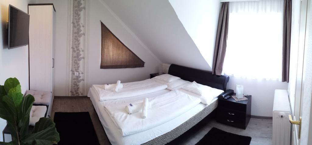 Szabo Vendeghaz Hotell Villány Exteriör bild
