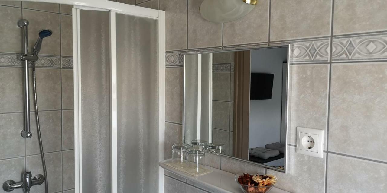 Szabo Vendeghaz Hotell Villány Exteriör bild